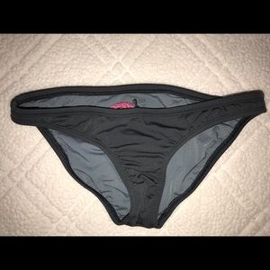 Jolyn bikini bottom size large